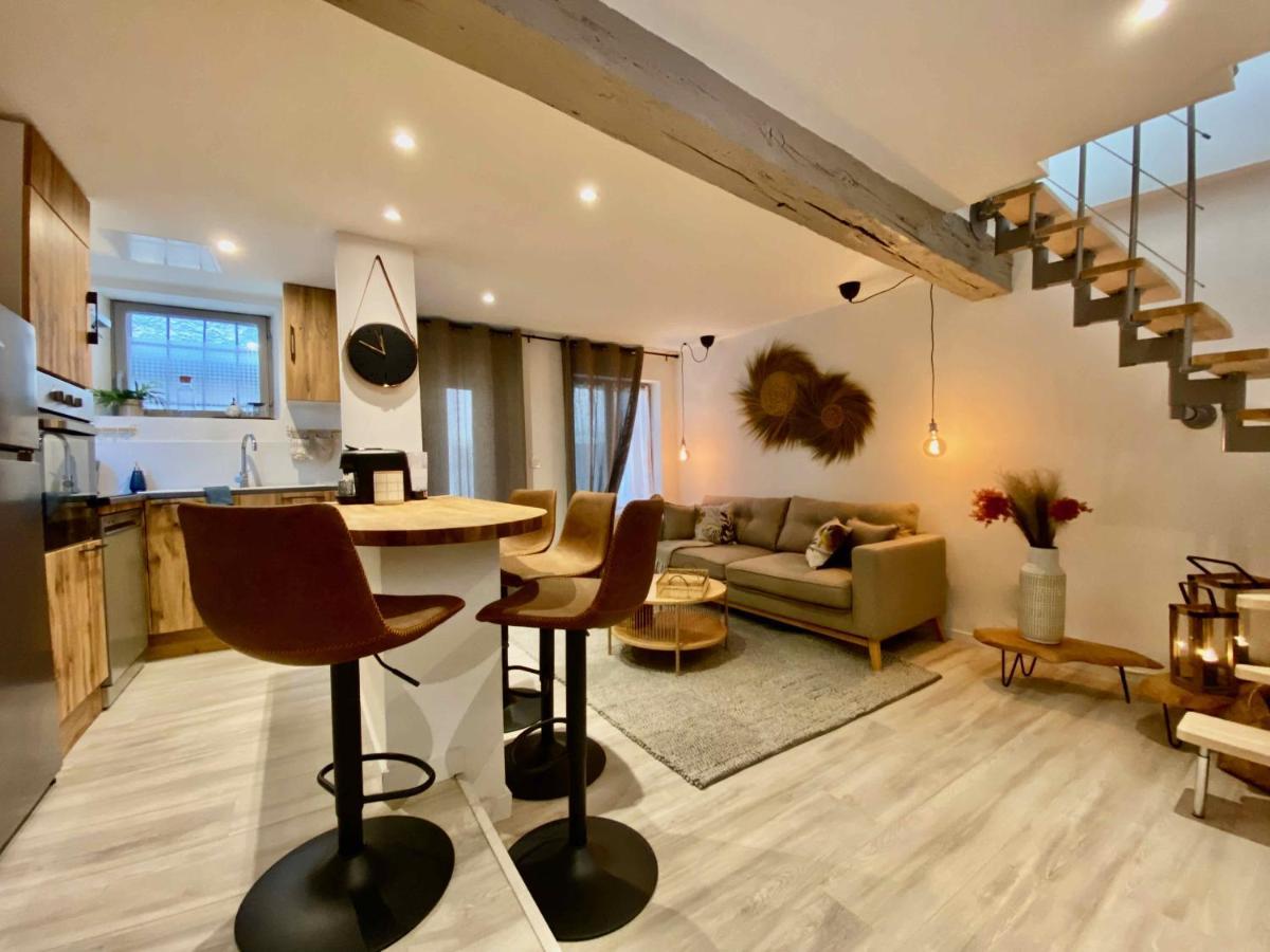La Parenthese Occitane Apartment กัสทร์ ภายนอก รูปภาพ