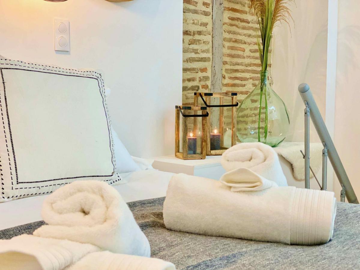 La Parenthese Occitane Apartment กัสทร์ ภายนอก รูปภาพ
